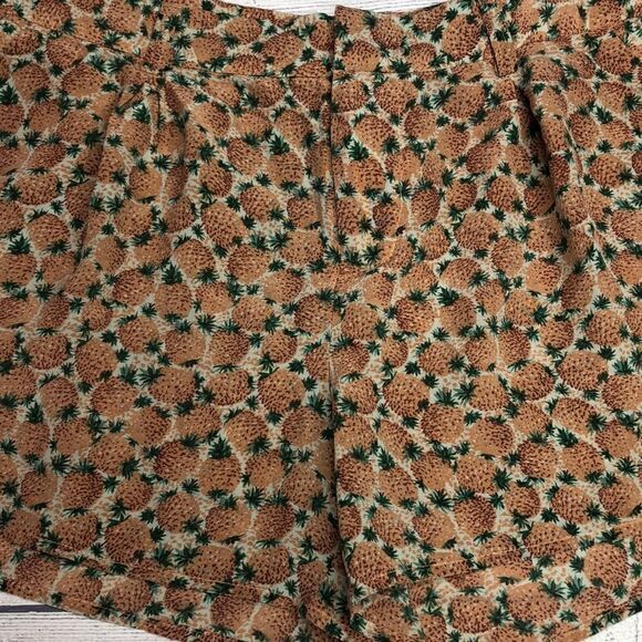 Joie Barnaby Beige Pineapple Print Silk Shorts Size 6 - Picture 3 of 7